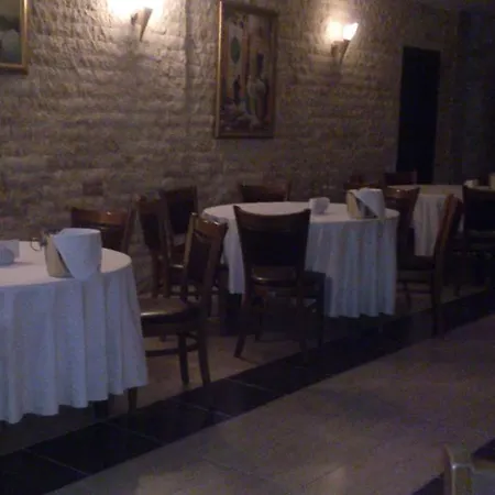 Penguen Szálloda 3*